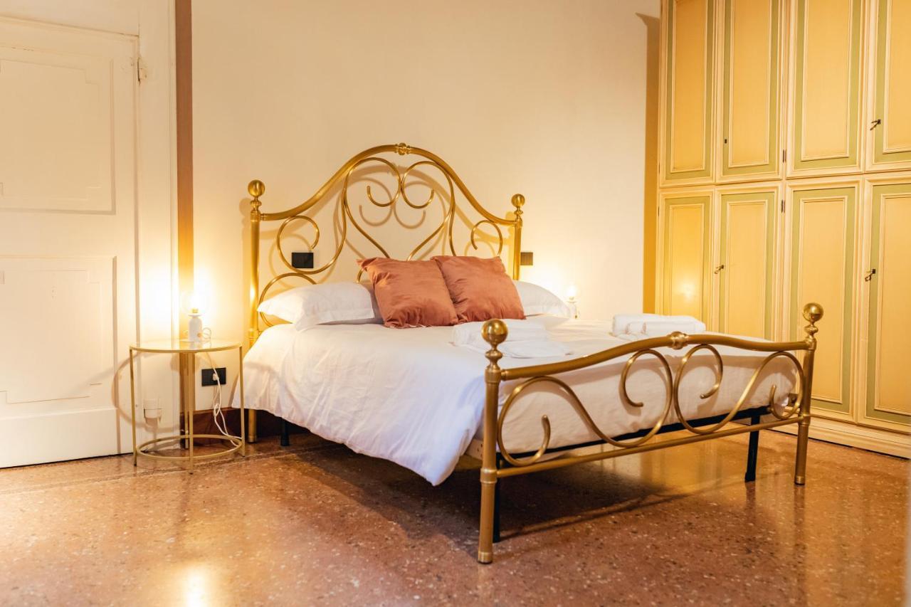 Apartamento Private Parking Centro Storico: L'Affresco Bolonia Exterior foto