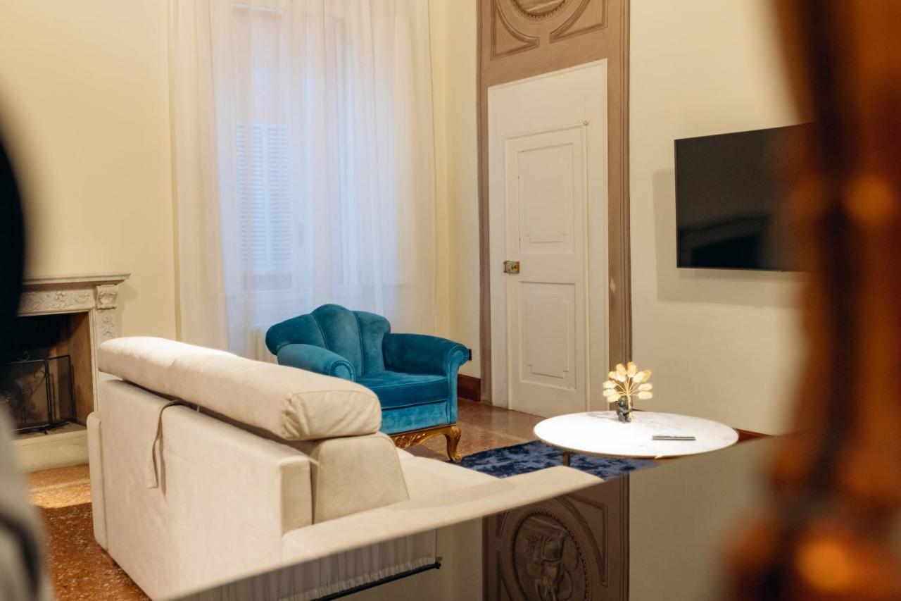 Apartamento Private Parking Centro Storico: L'Affresco Bolonia Exterior foto
